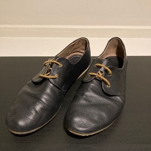 The Eyelet Oxford by Poppy Barley